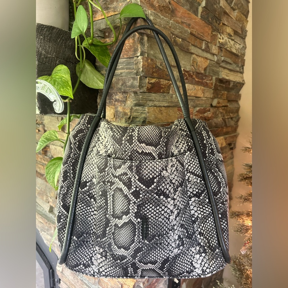Black & White Snake-Print Shoulder Bag